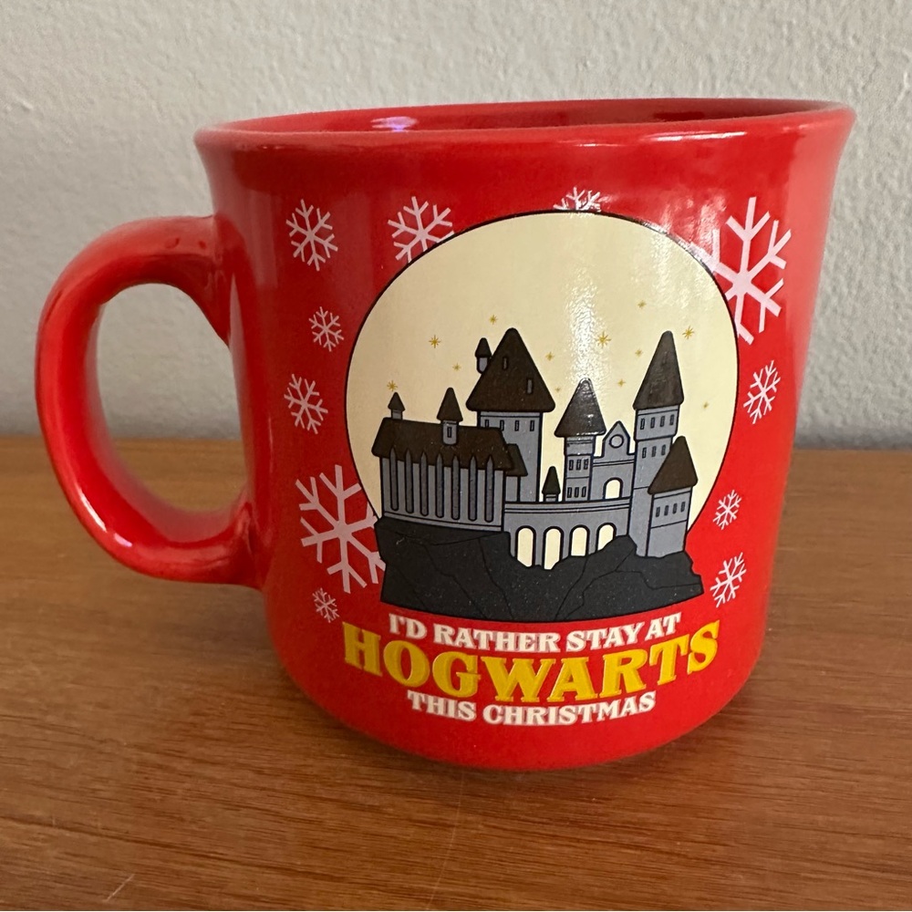 Like New - I’d Rather Stay at HOGWARTS this Christmas - 20oz ceramic Mug - Picture 3 of 5